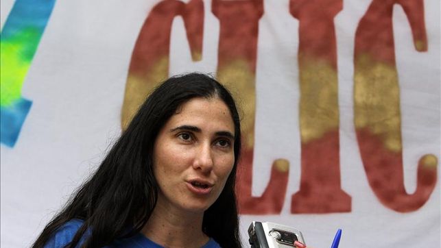 Yoani-Sanchez-pasaporte-solicito-migratoria_EDIIMA20130131_0013_4